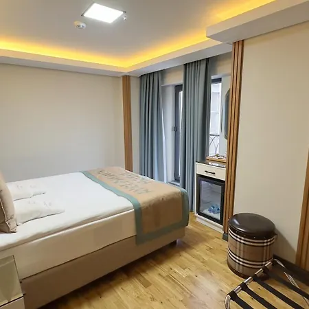 מלון Avci Palace 4*
