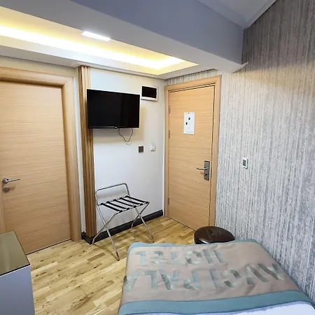 מלון Avci Palace 4*